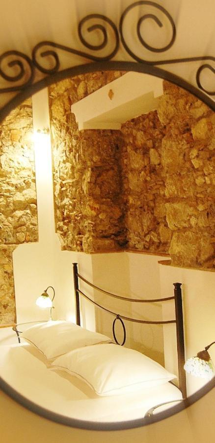 Incantevole E Storico Appartamento In Pieno Centro تاورمينا المظهر الخارجي الصورة